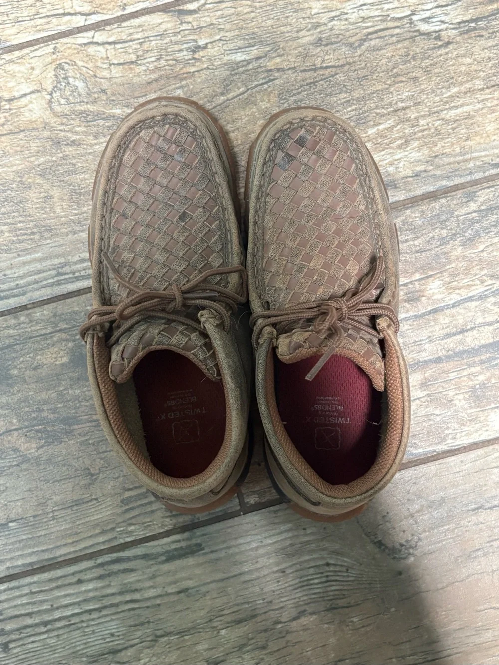 Youth Casual Woven Lace-Up Twisted X Shoes in Brown